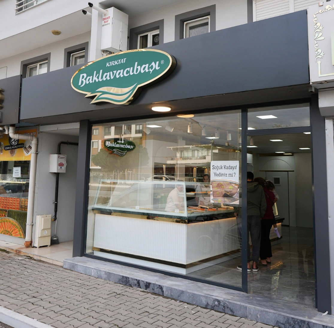 Kırktat Baklavacıbaşı dış cephe mağaza görünümü