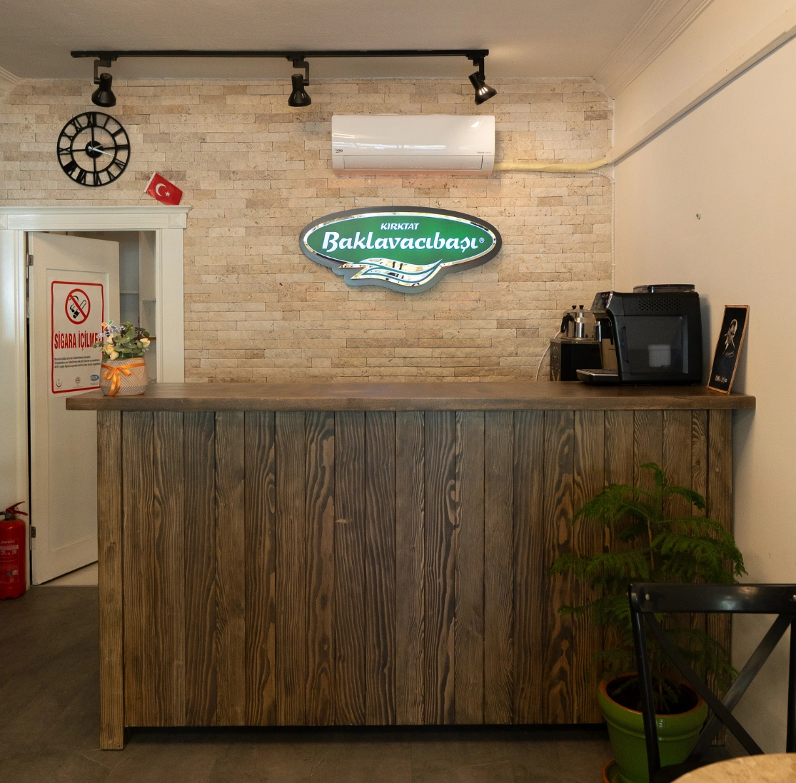 Kırktat danışma ve karşılama alanı